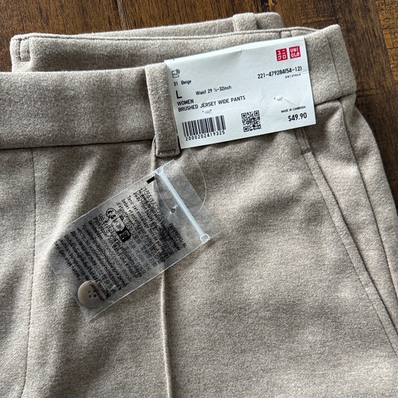 NWT Uniqlo Women's Cream Wide Leg Pants - Picture 2 of 3
